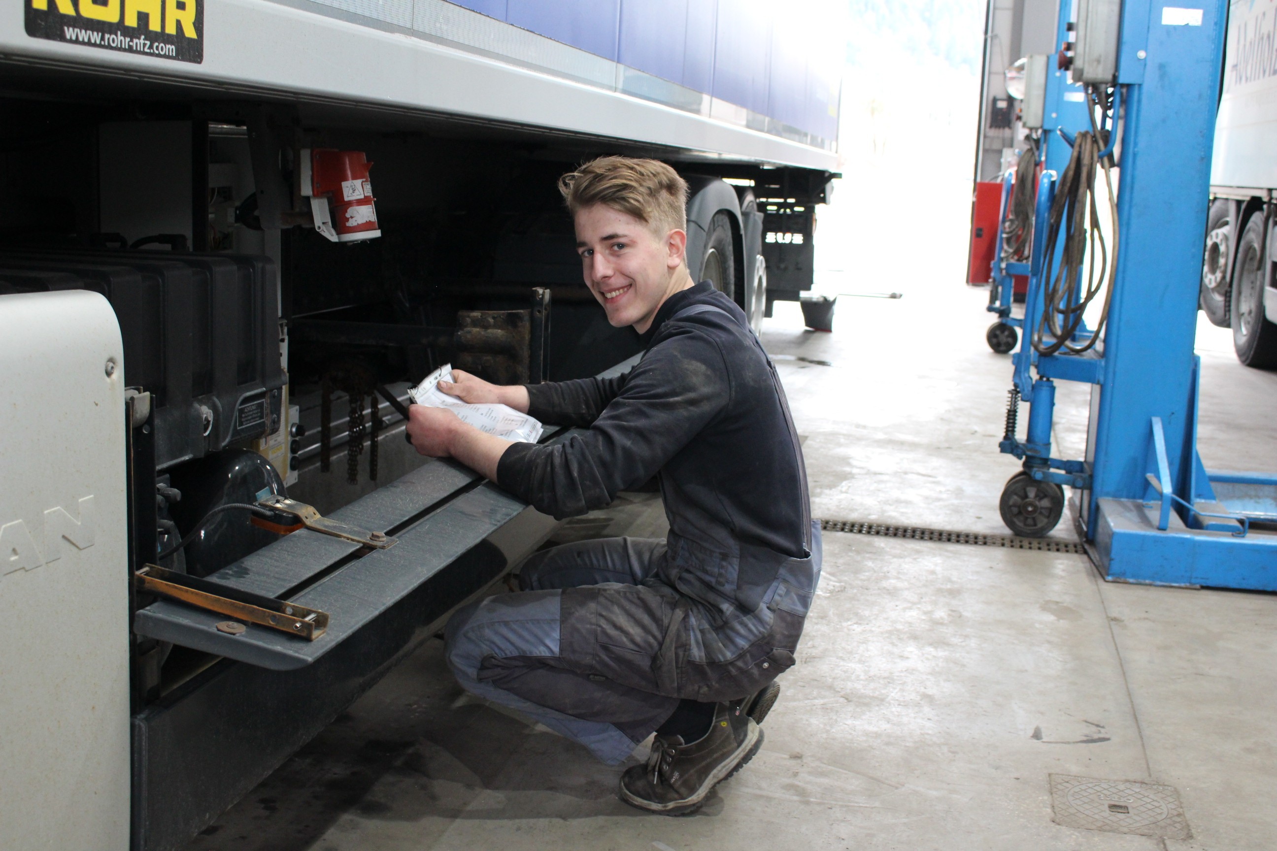 Arbeiten an LKW bei KFZ Maier